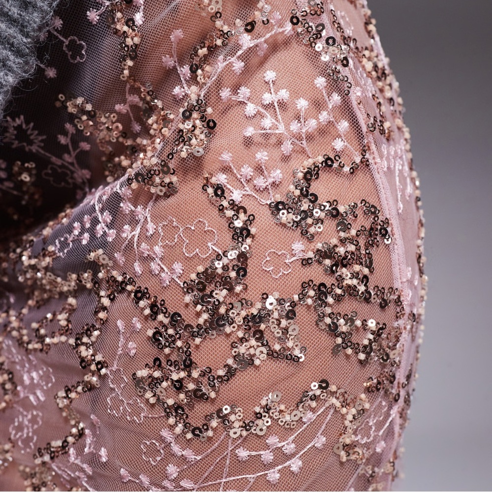 ASOS DESIGN delicate lace scatter sequin maxi skirt in pink - Picture 2 of 8